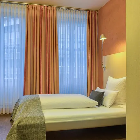 Western Hotell 3*